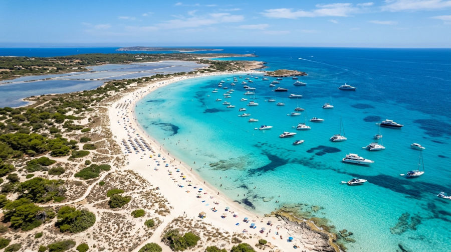 Boottocht van Ibiza naar Formentera over turquoise water